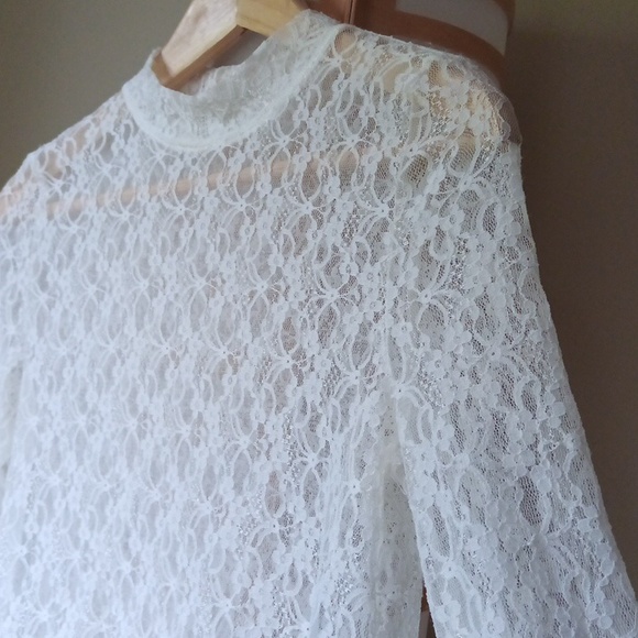 Ptp16" Lace Long sleeve White Top - Picture 4 of 12